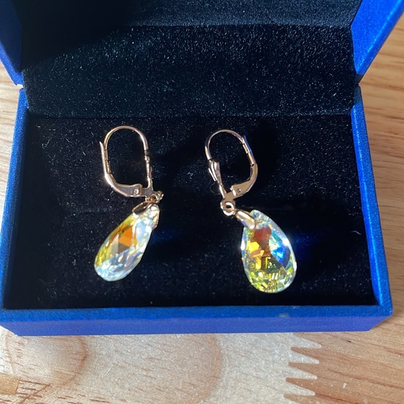 Evevic crystals from Australia dangle earrings - Picture 4 of 5